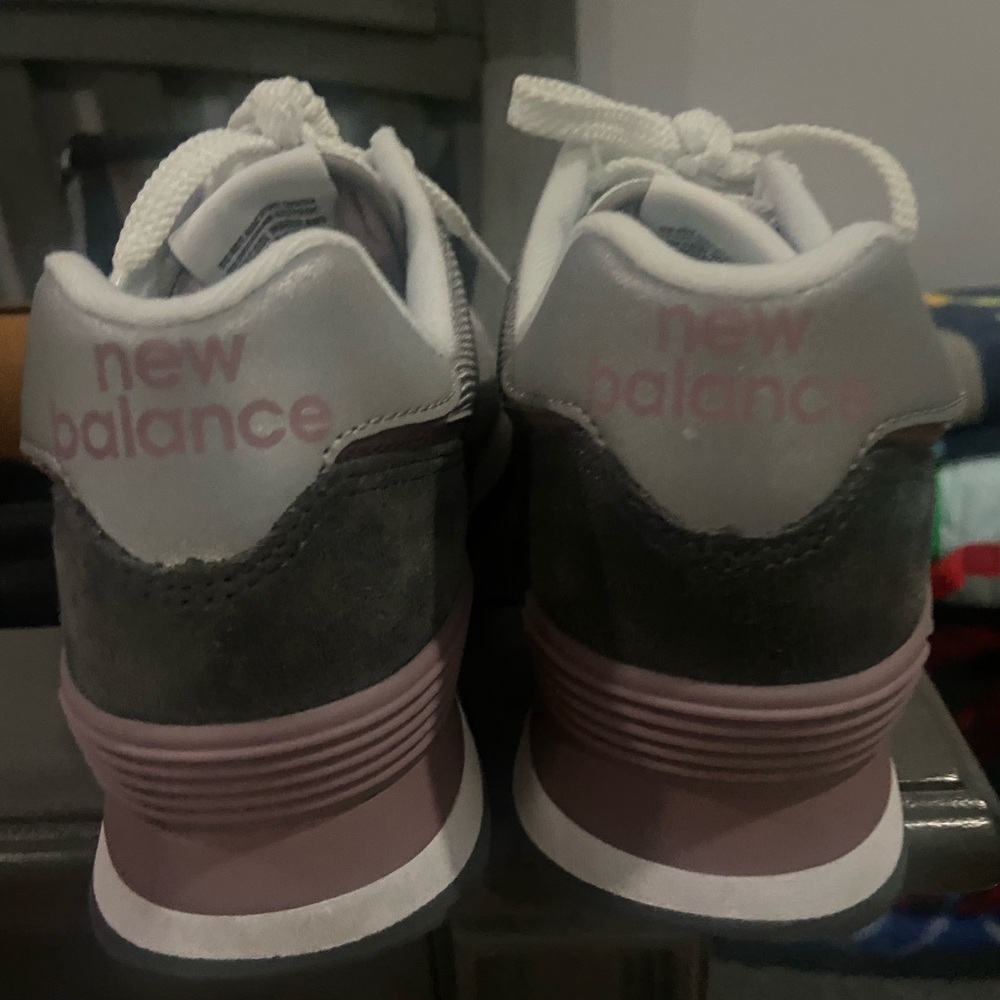 New Balance - Picture 2 of 4